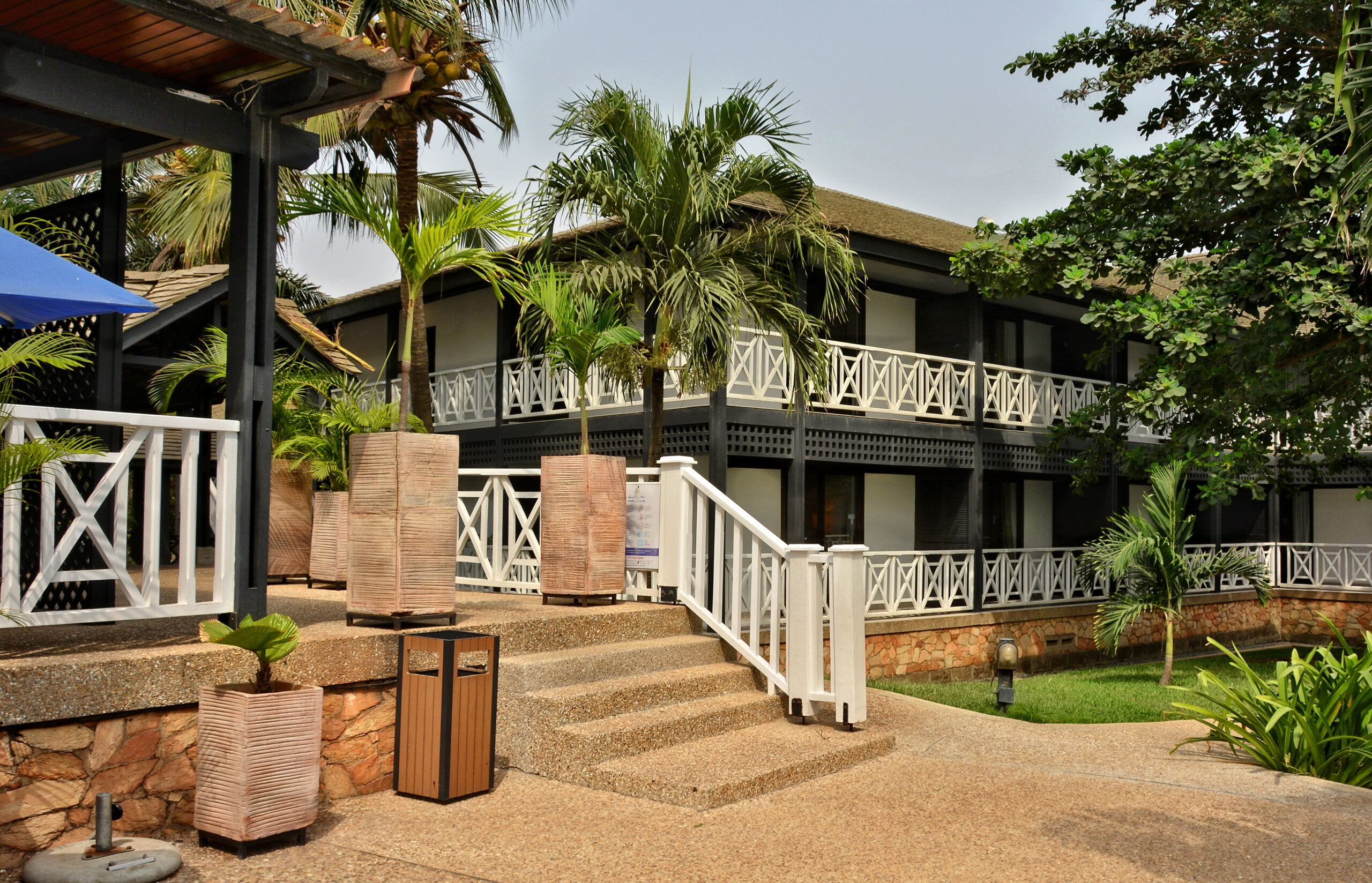 Building,Of,Labadi,Beach,Hotel,In,Accra.,Relax,At,A