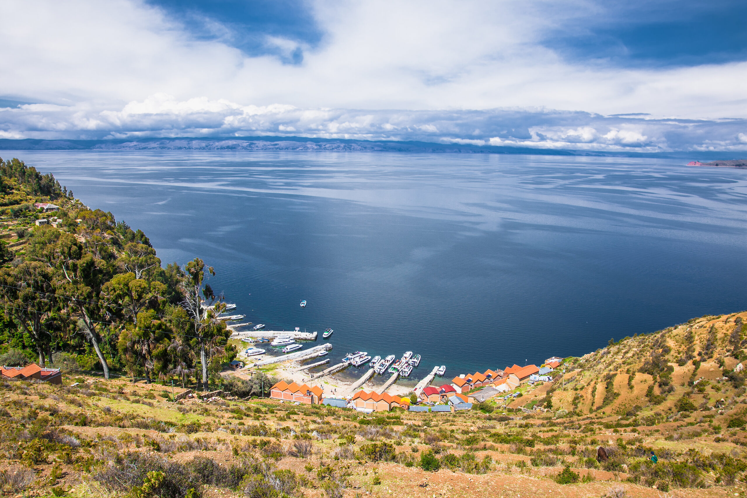 Panoramic,View,On,Small,Village,At,Isla,Del,Sol,Island