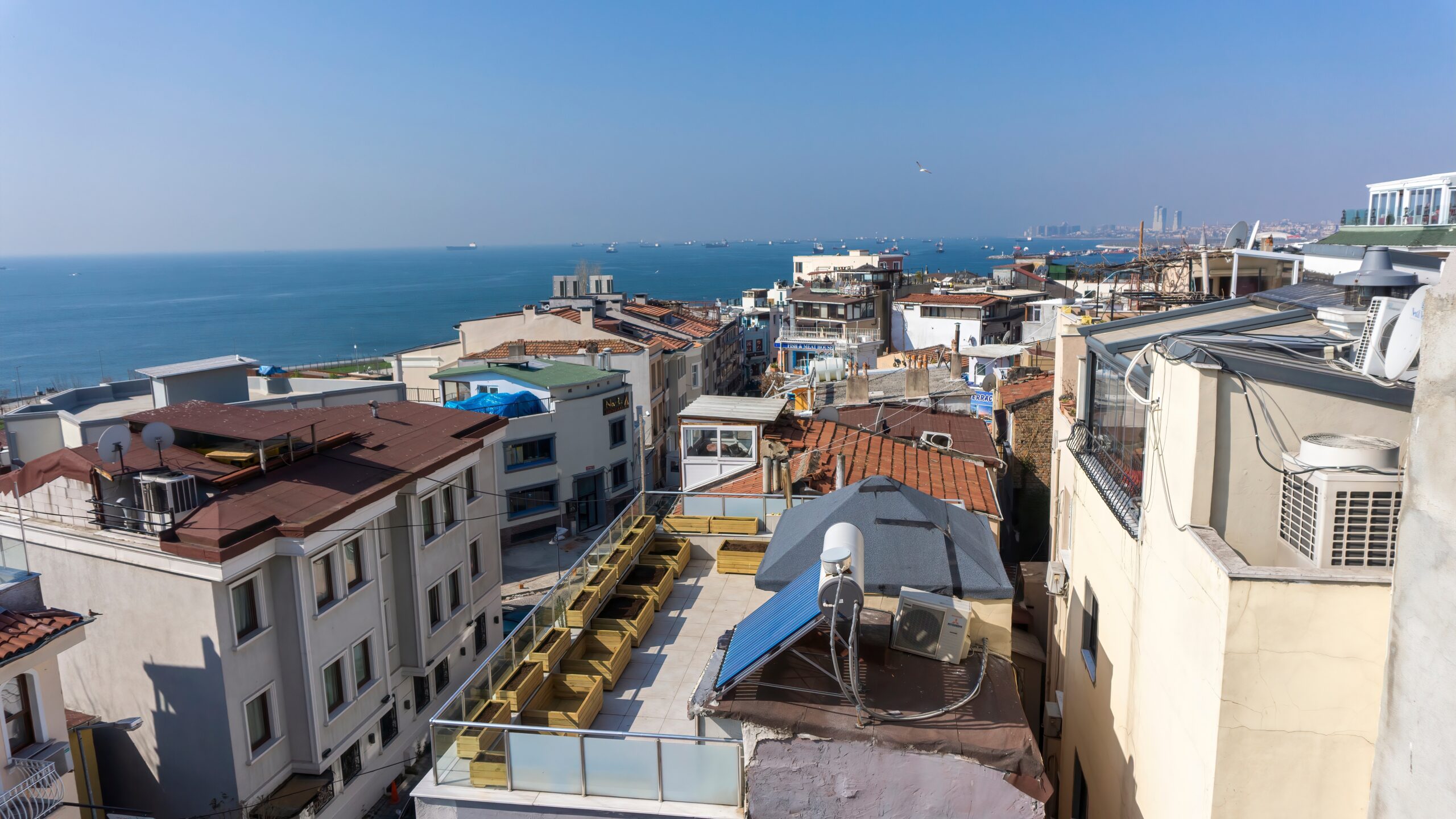 Istanbul,,Turkey,-,12.04.19:,View,Of,The,Marmara,Sea,Over