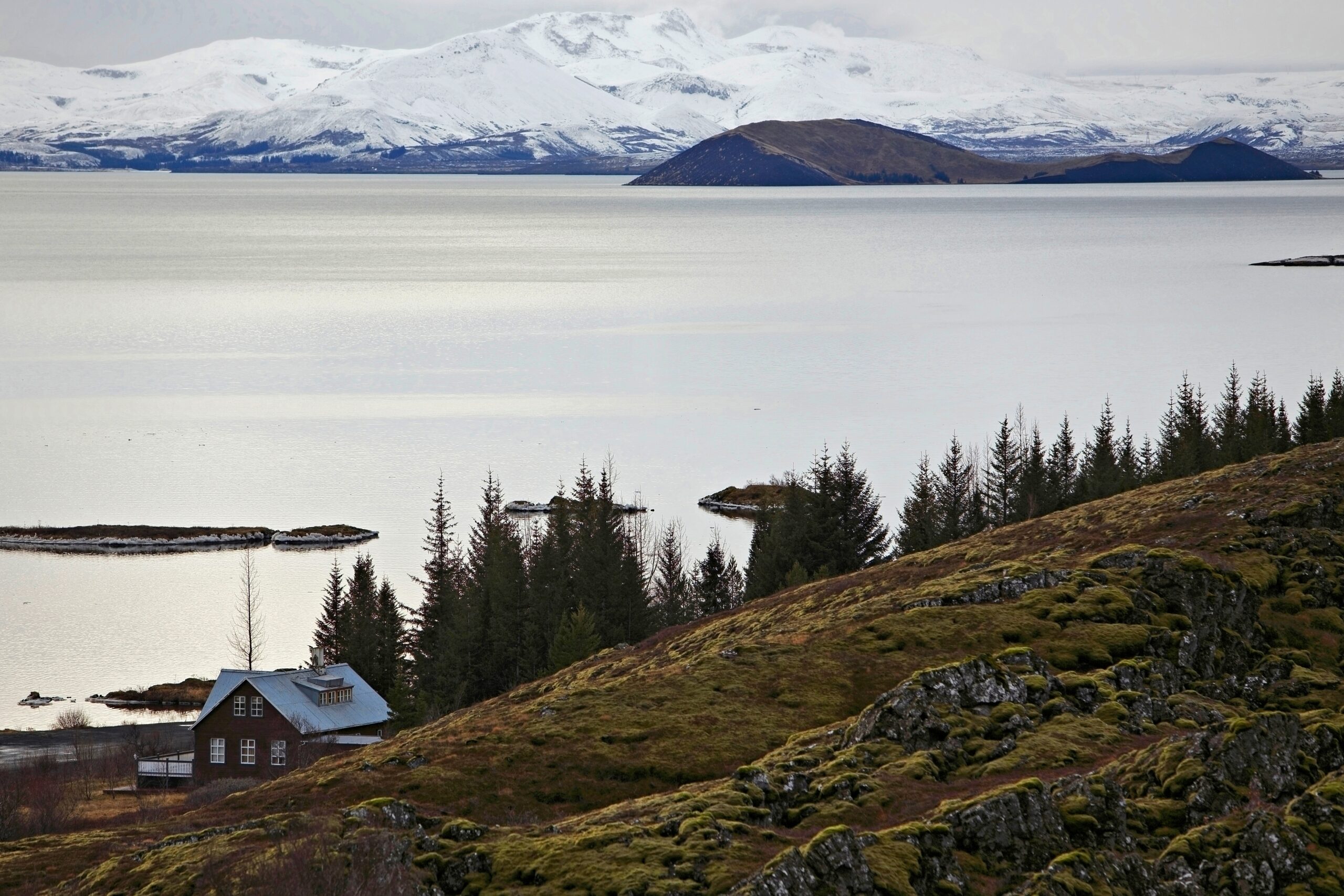 A,Cabin,Next,To,Þingvallavatn,Lake,In,Þingvellir,National,Park