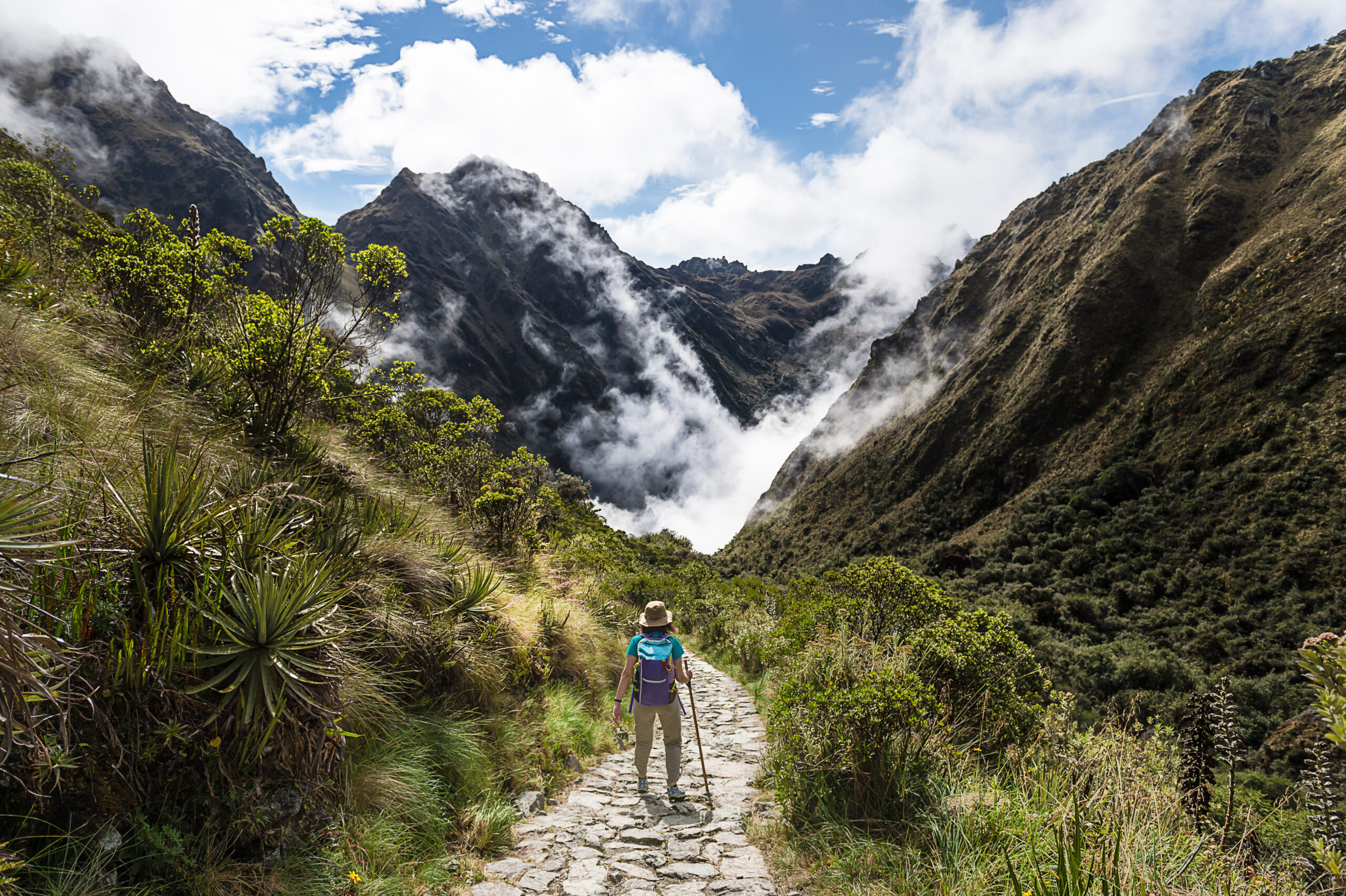 Women,Walking,On,The,Inca,Trail,,Machu,Picchu,,Peru