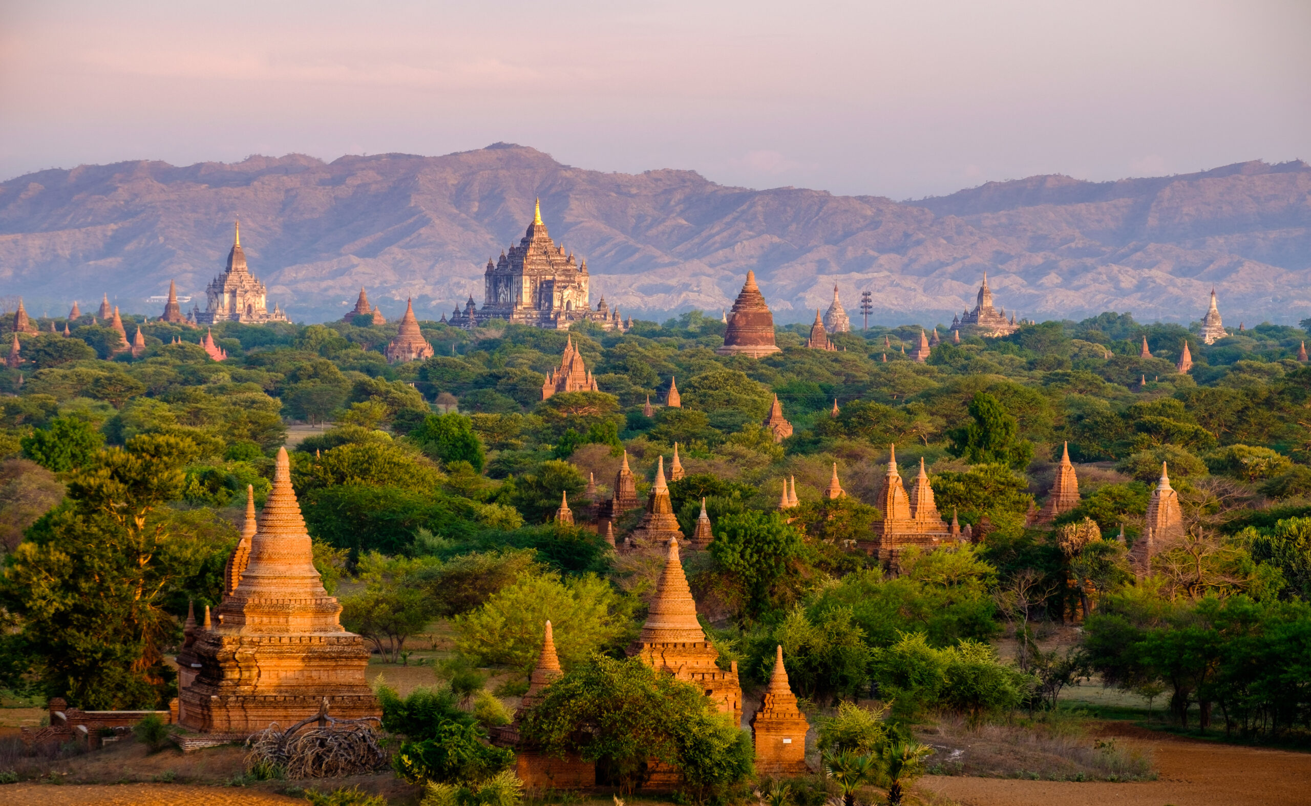 Sunrise,Landscape,View,With,Silhouettes,Of,Old,Temples,,Bagan,,Myanmar